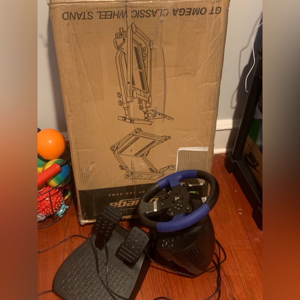 Ps4 steering wheel pedals and stand